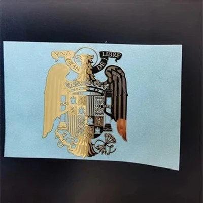 Kuldsed metallist kleebised